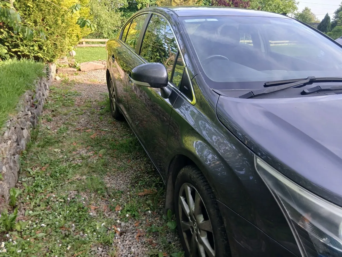 Toyota Avensis 2012 - Image 2