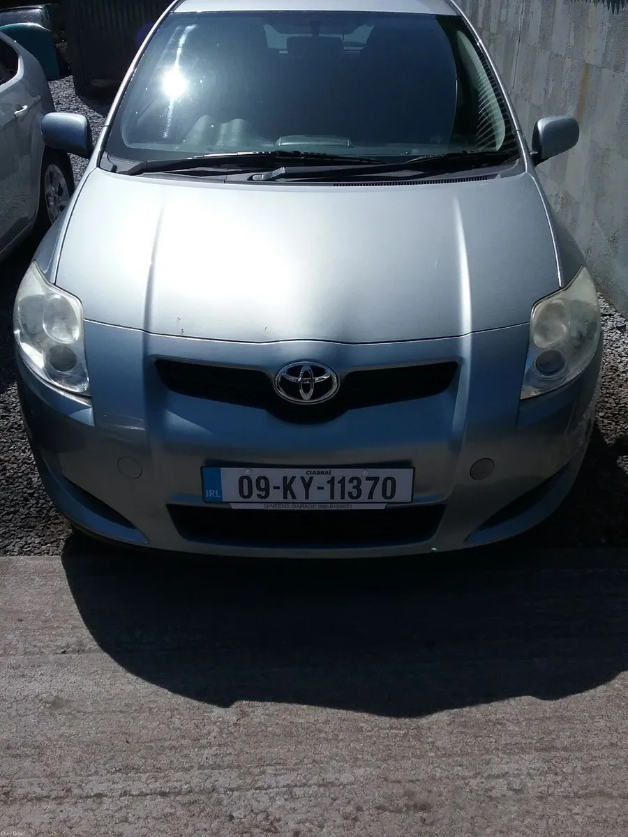 Toyota Auris 2009 - Image 1