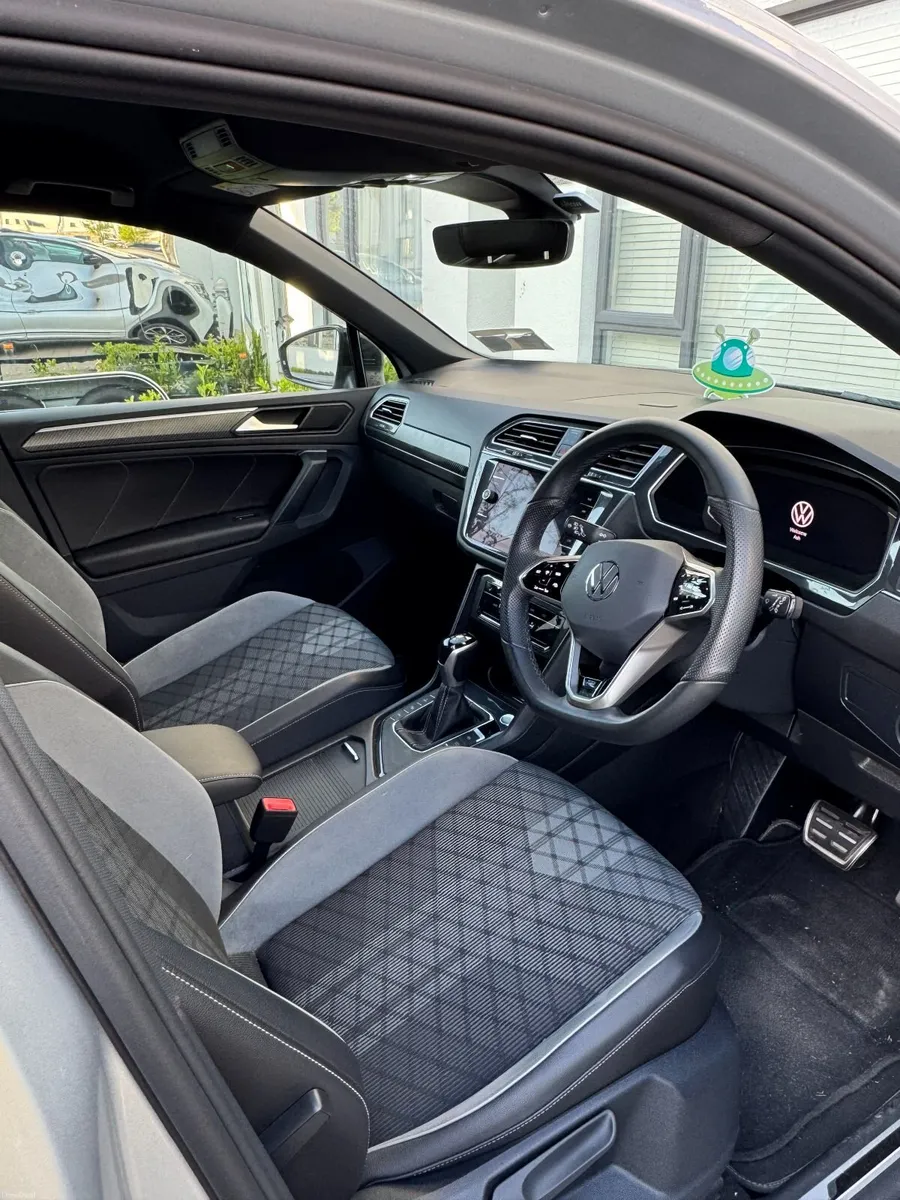Volkswagen Tiguan R-Line Plug-In Hybrid - Image 3