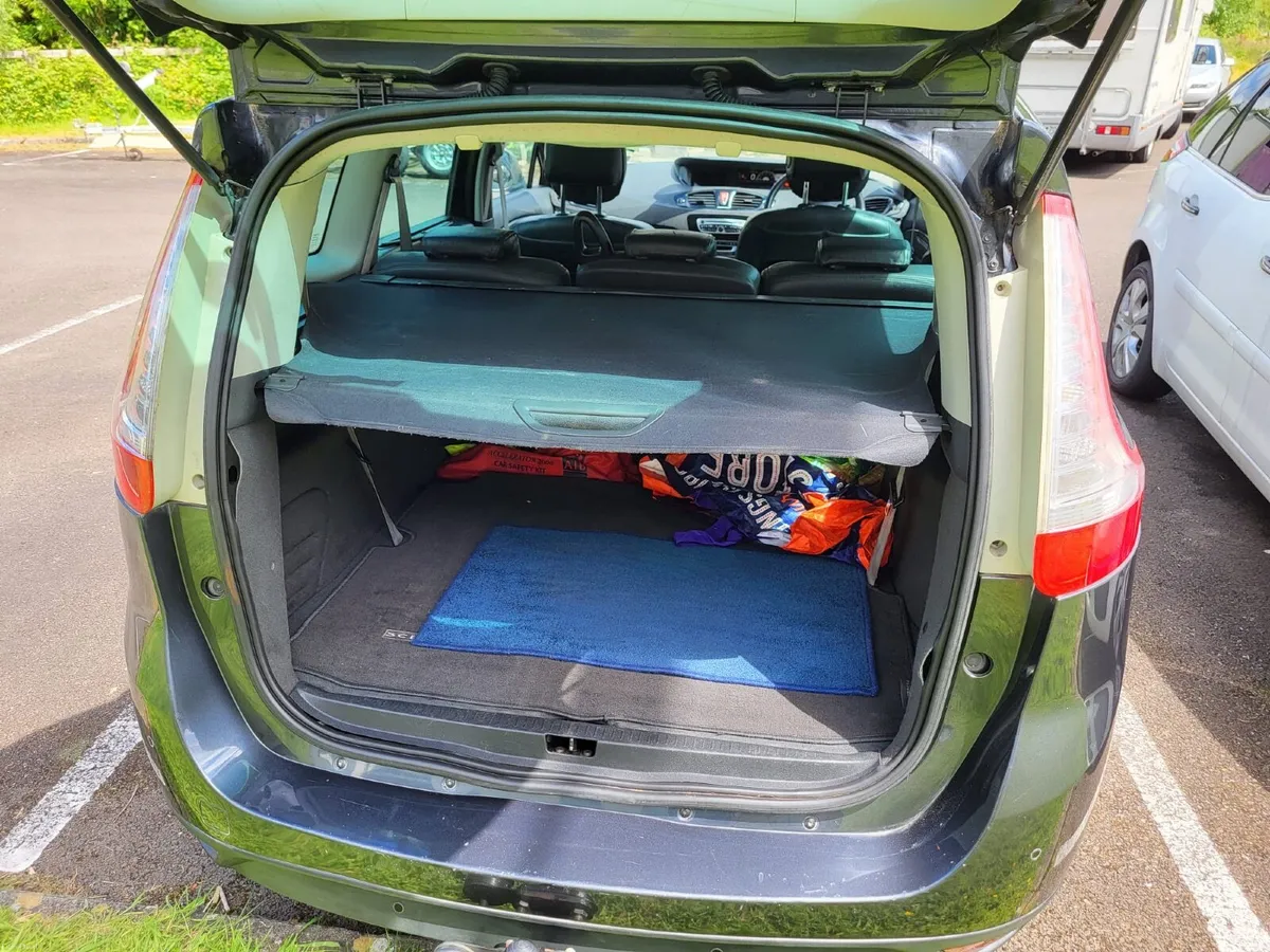 Renault Grand Scenic 2011 - Image 1