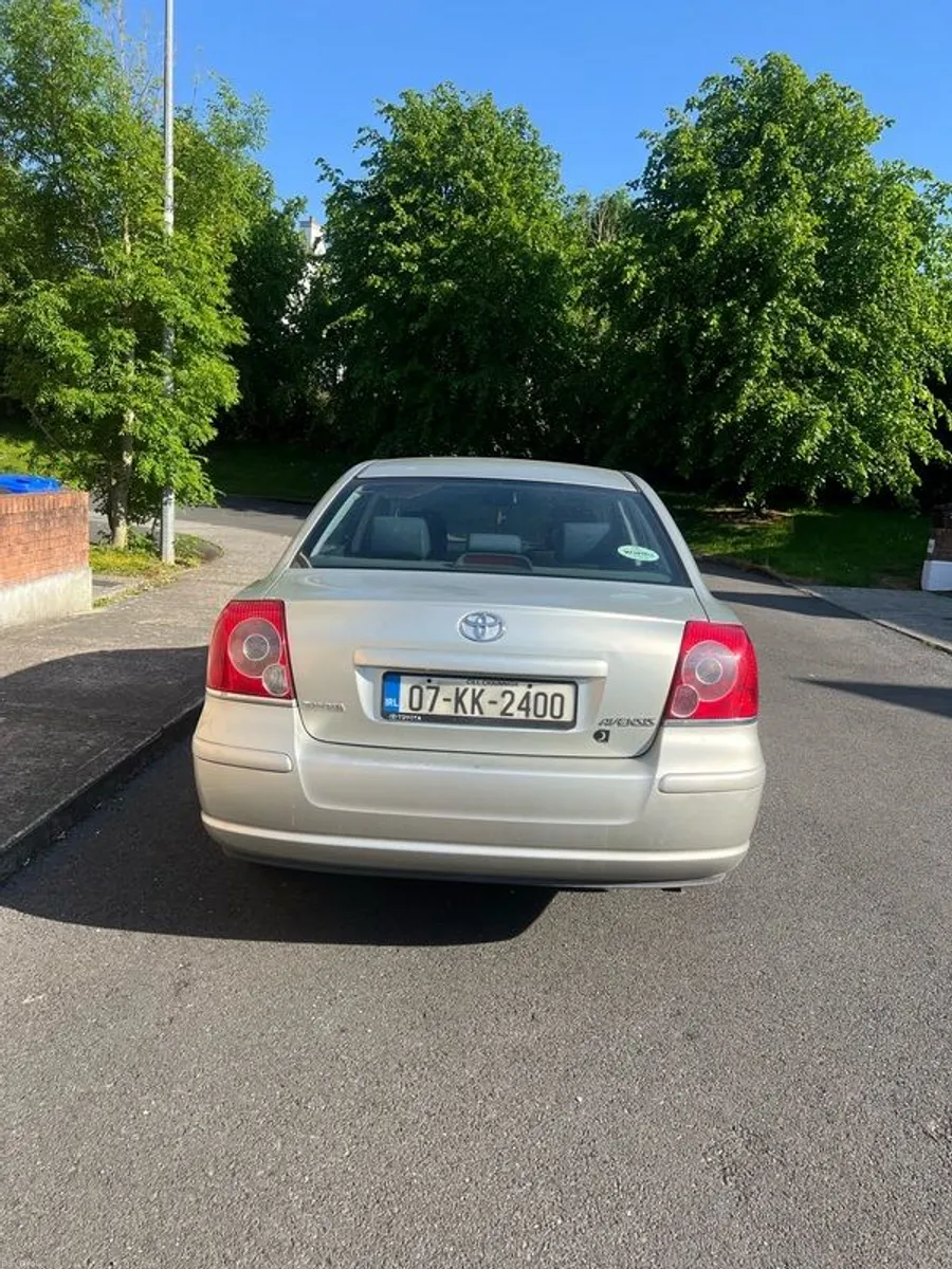 2007 Toyota Avensis Luna - Image 4