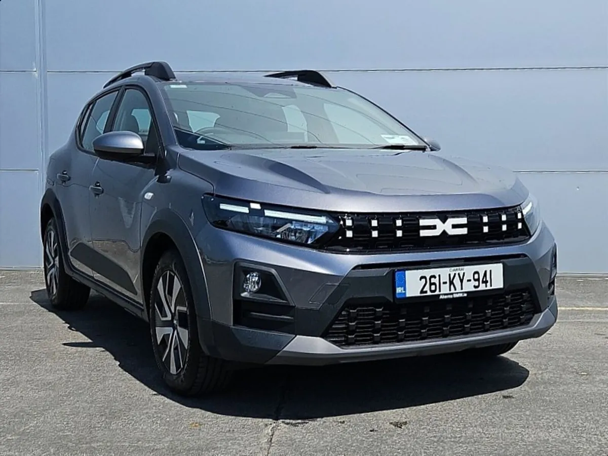 Dacia Sandero Stepway STEPWAY Essential TCe 110 E0 - Image 1