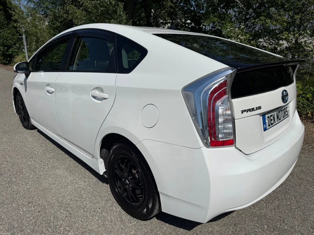 Toyota Prius low milege!!! - Image 4