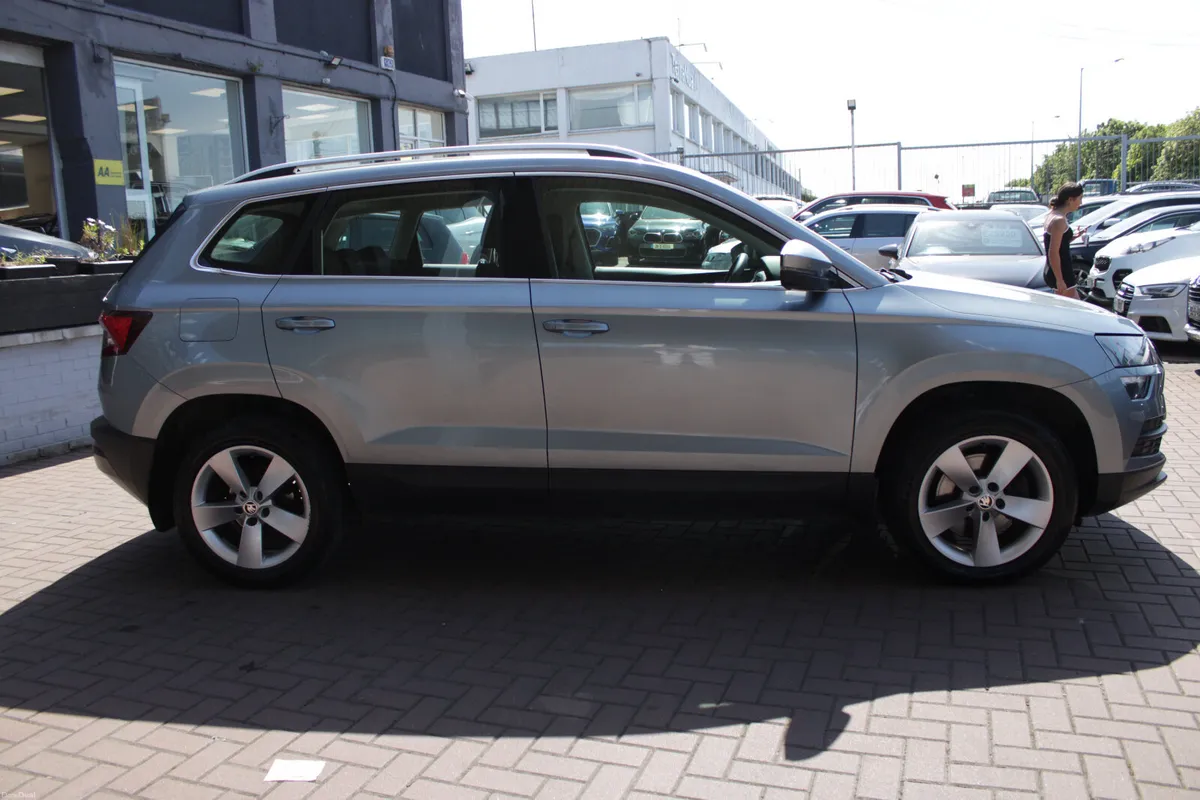 2018 SKODA KAROQ 1.6TDI 115BHP AMBITION 4DR ESTATE - Image 3