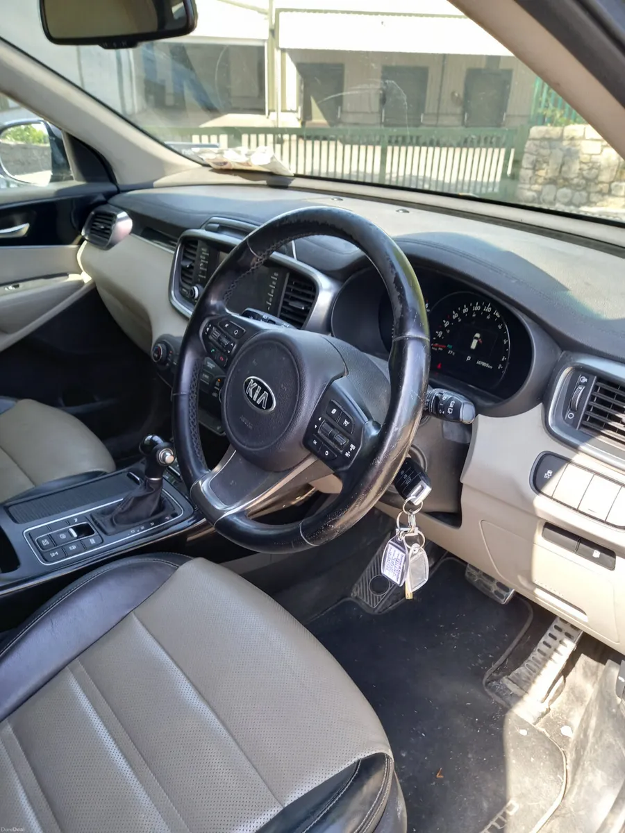 2016 Kia Sorento 2.2 Diesel Automatic - Image 3