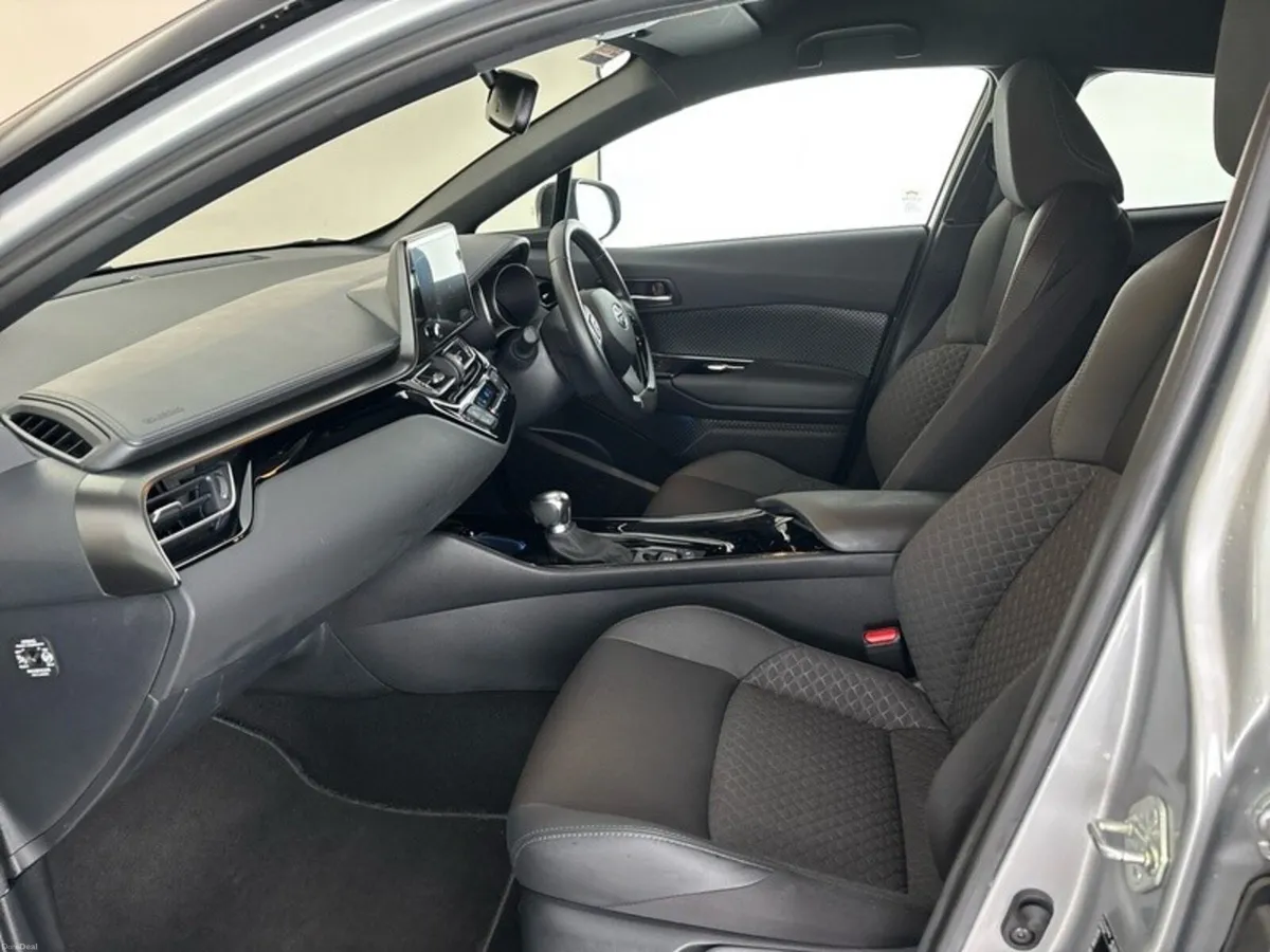 Toyota C-HR HYBRID SPORT BI-TONE - Image 6