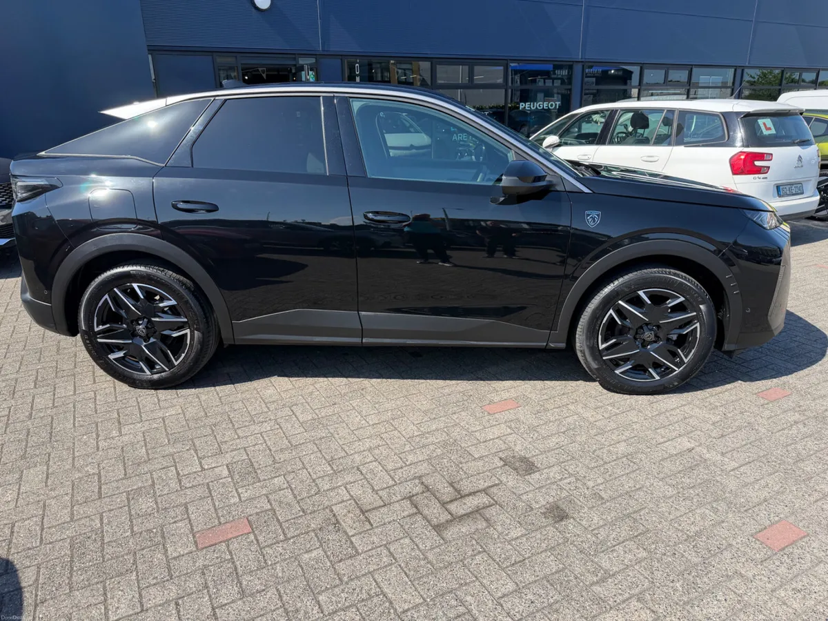 2025 Peugeot 3008 GT hybrid - Image 3