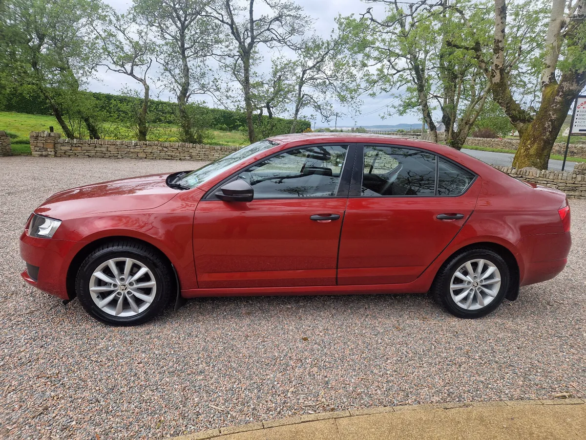 Skoda Octavia 2016 Automatic - Image 2