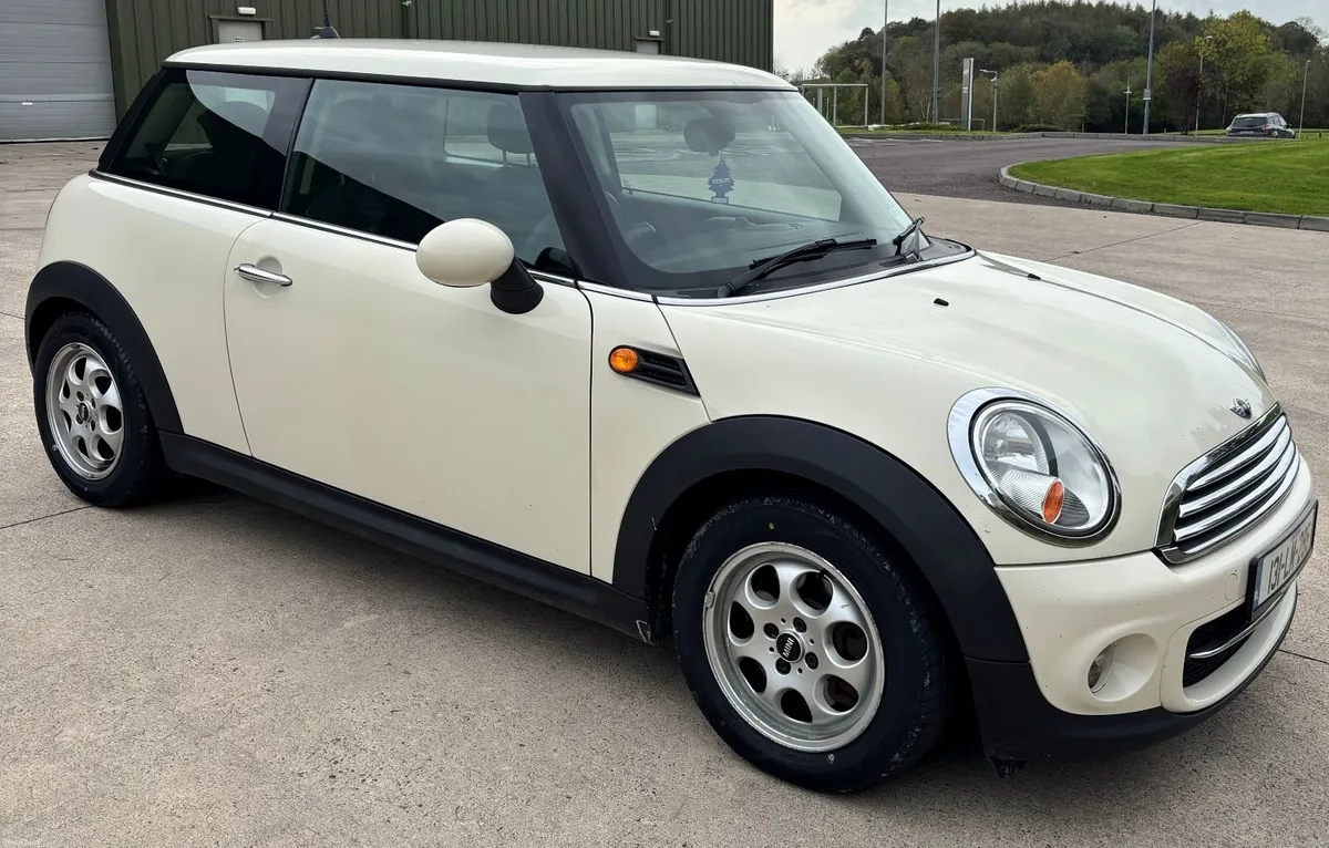 Mini Cooper 2013 - Image 1