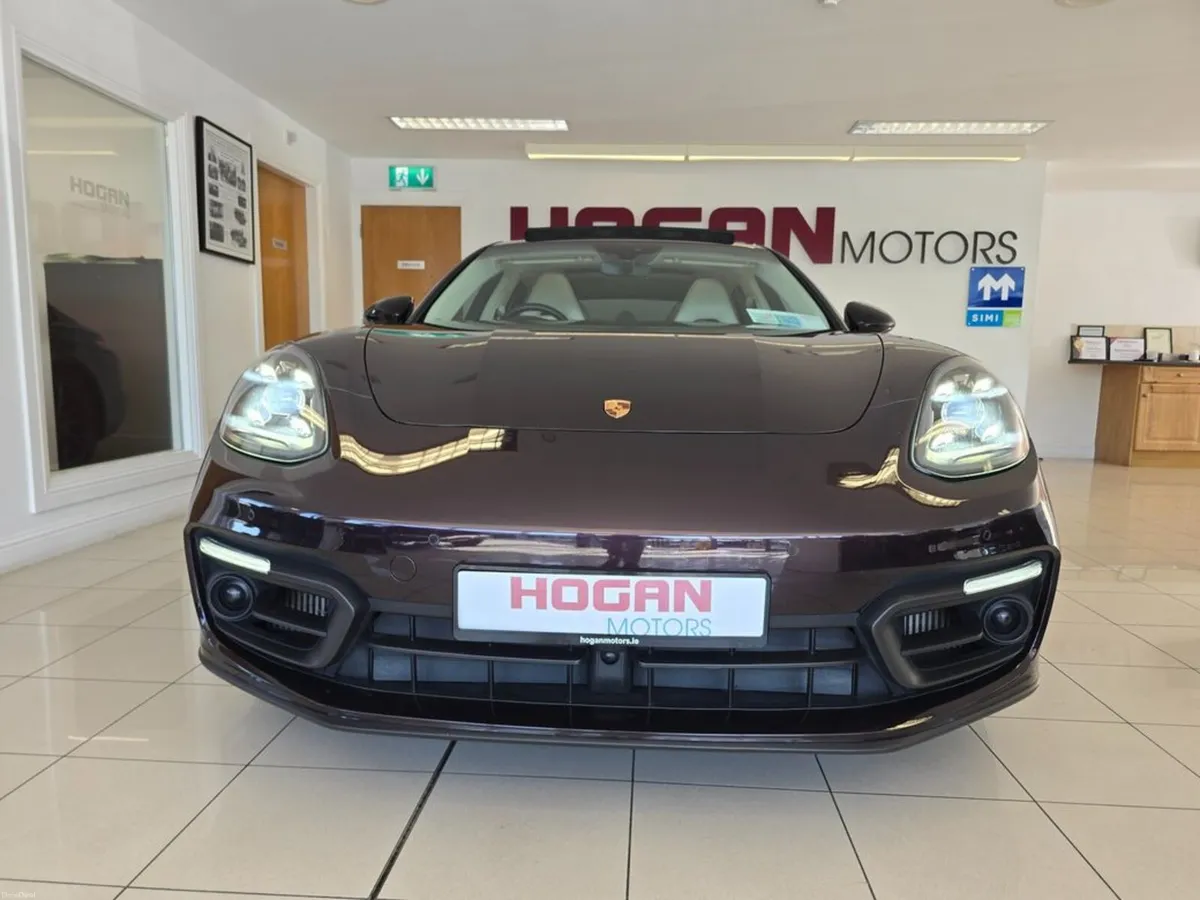 Porsche Panamera 4 E-Hybrid Sport Turismo - Image 2