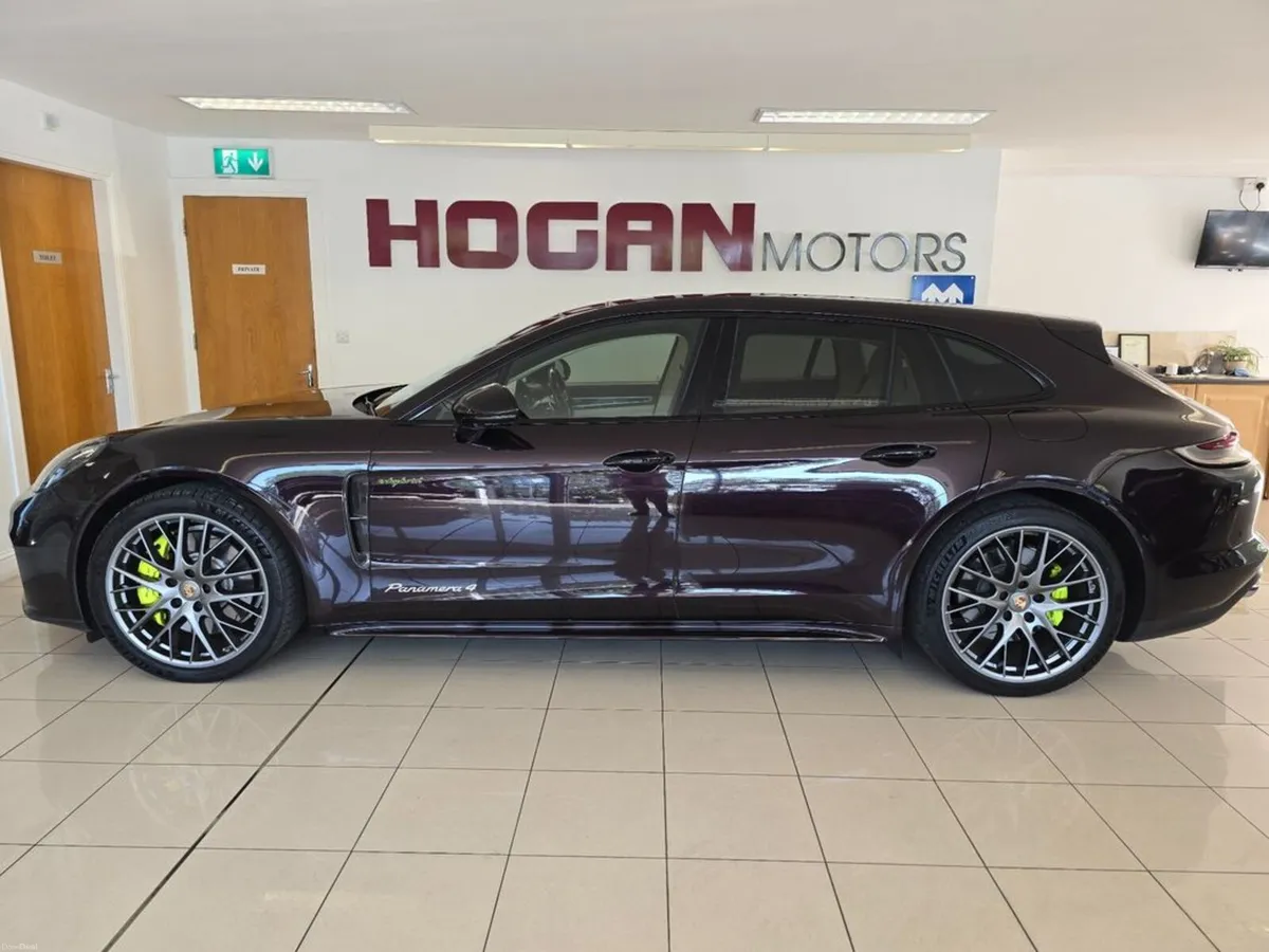 Porsche Panamera 4 E-Hybrid Sport Turismo - Image 4