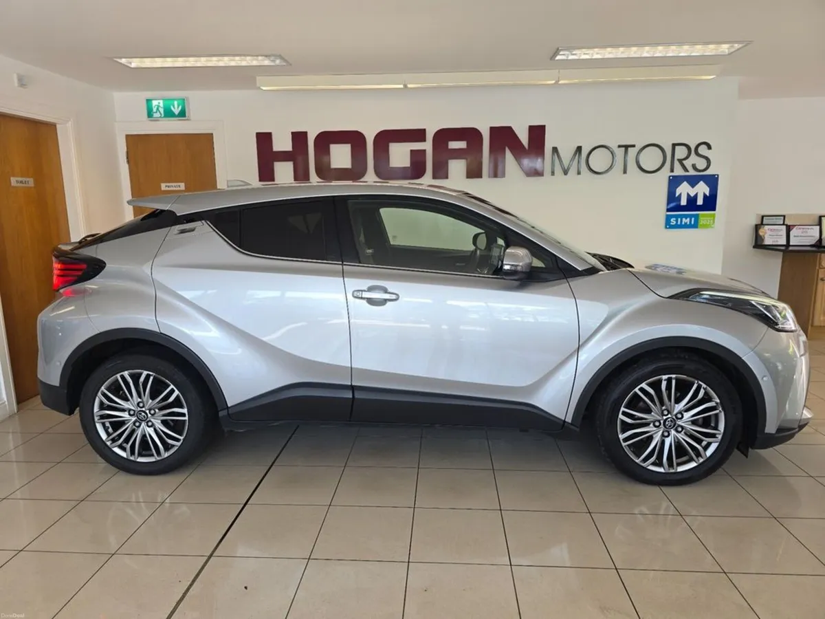 Toyota C-HR Hybrid SOL Automatic * Best Spec * - Image 3
