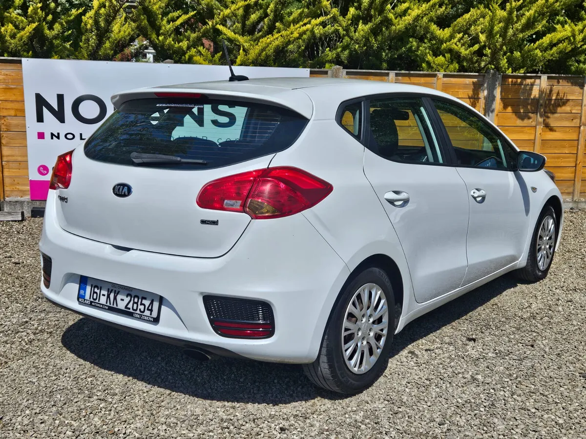 Kia Ceed 2016 1.6crdi manual - Image 2