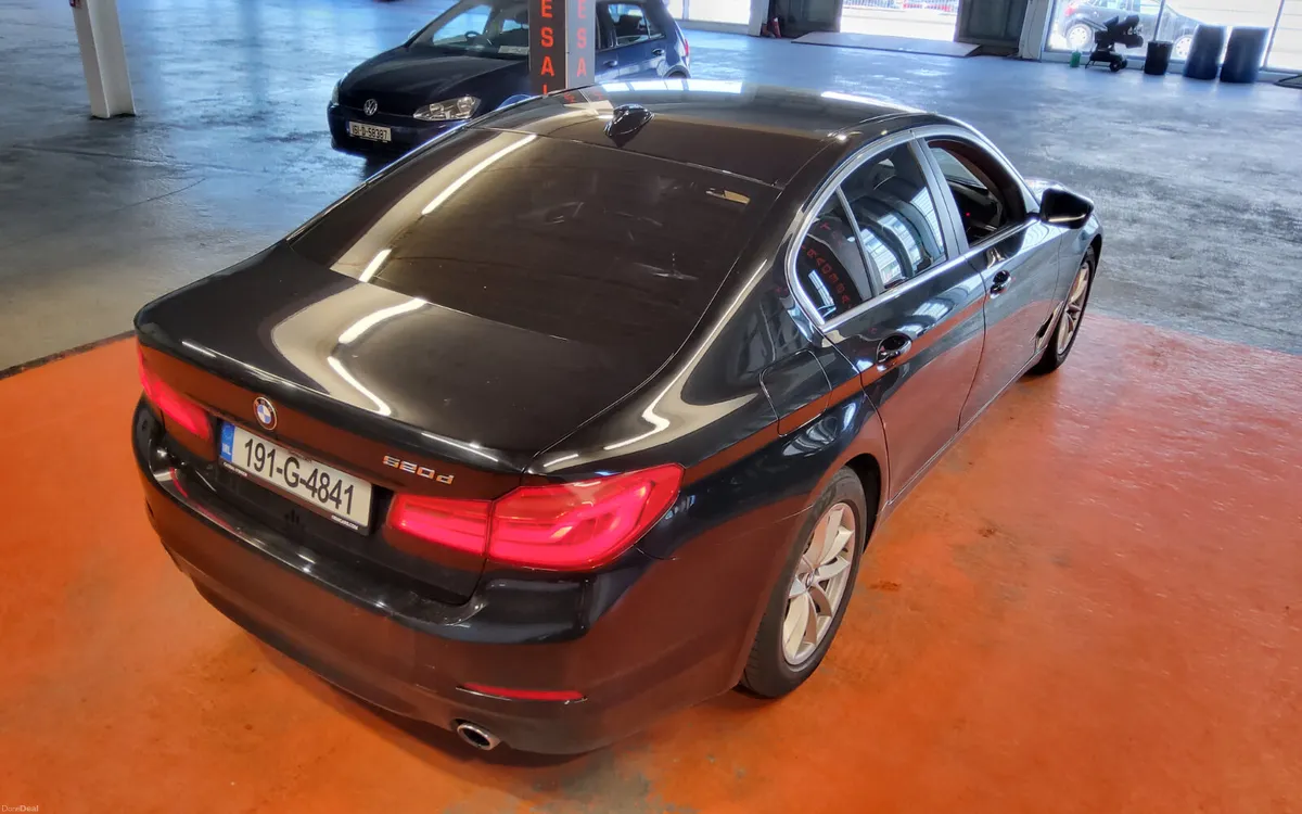 BMW 5-Series 2019 - Image 3