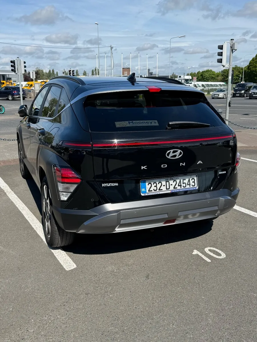Hyundai KONA 2023 Hybrid Automatic Low Mileage - Image 1
