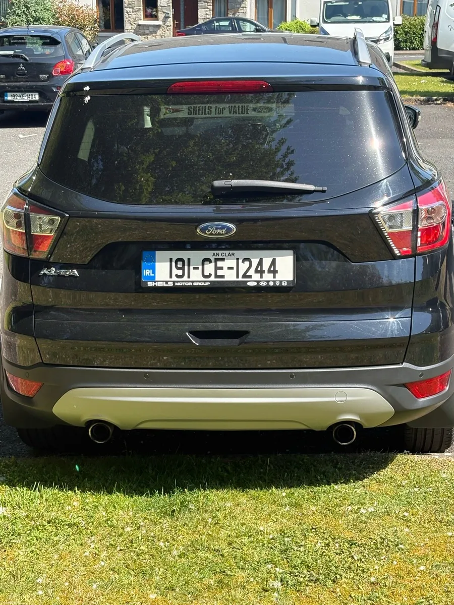 Car SUV - Image 4