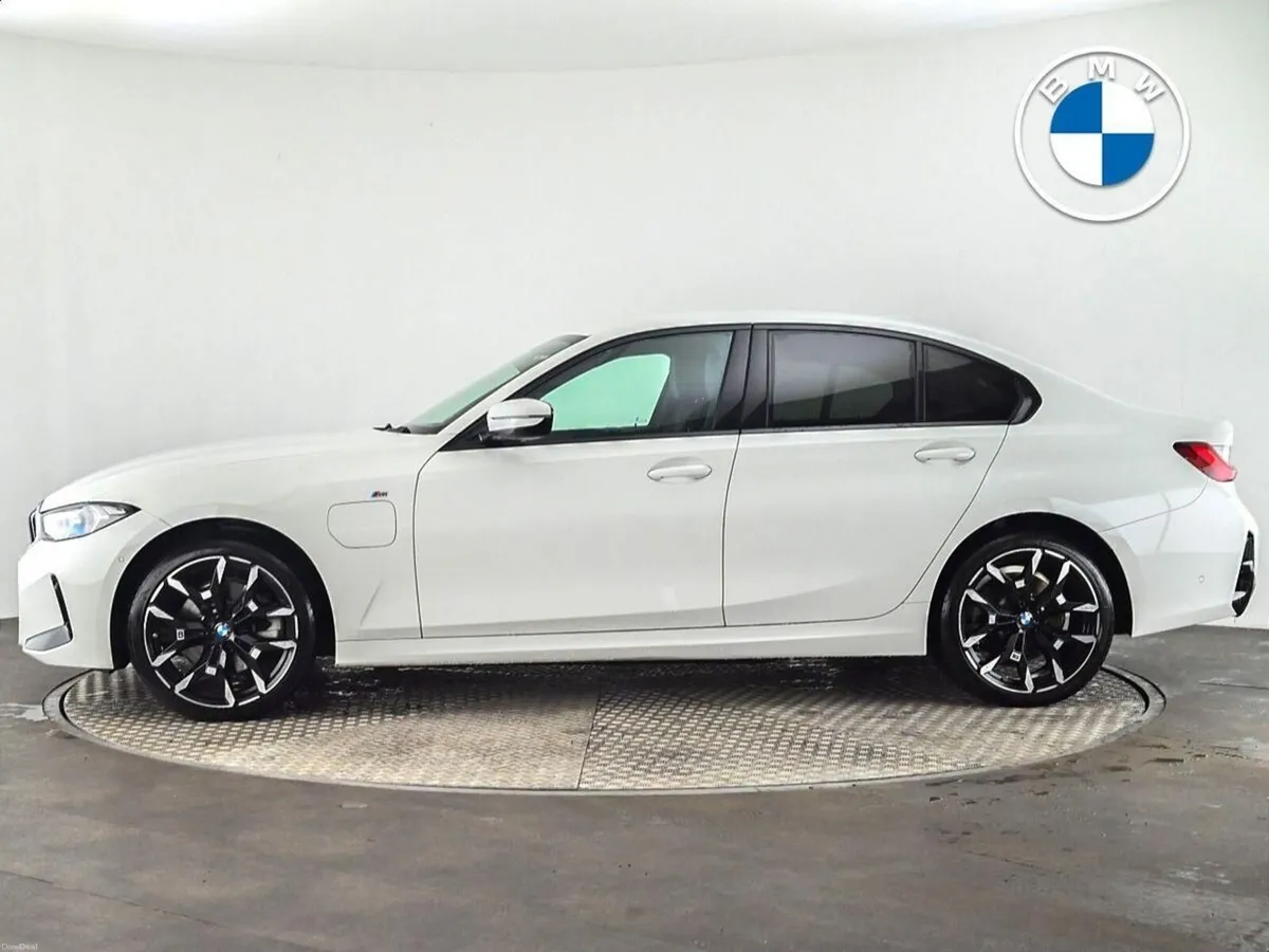 BMW 3-Series 330e M Sport Saloon - Image 3