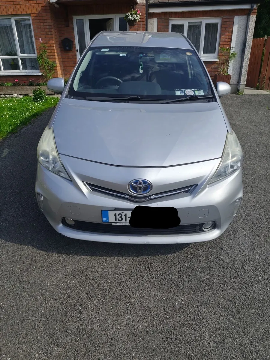 Toyota Prius 2013 7 seater - Image 1