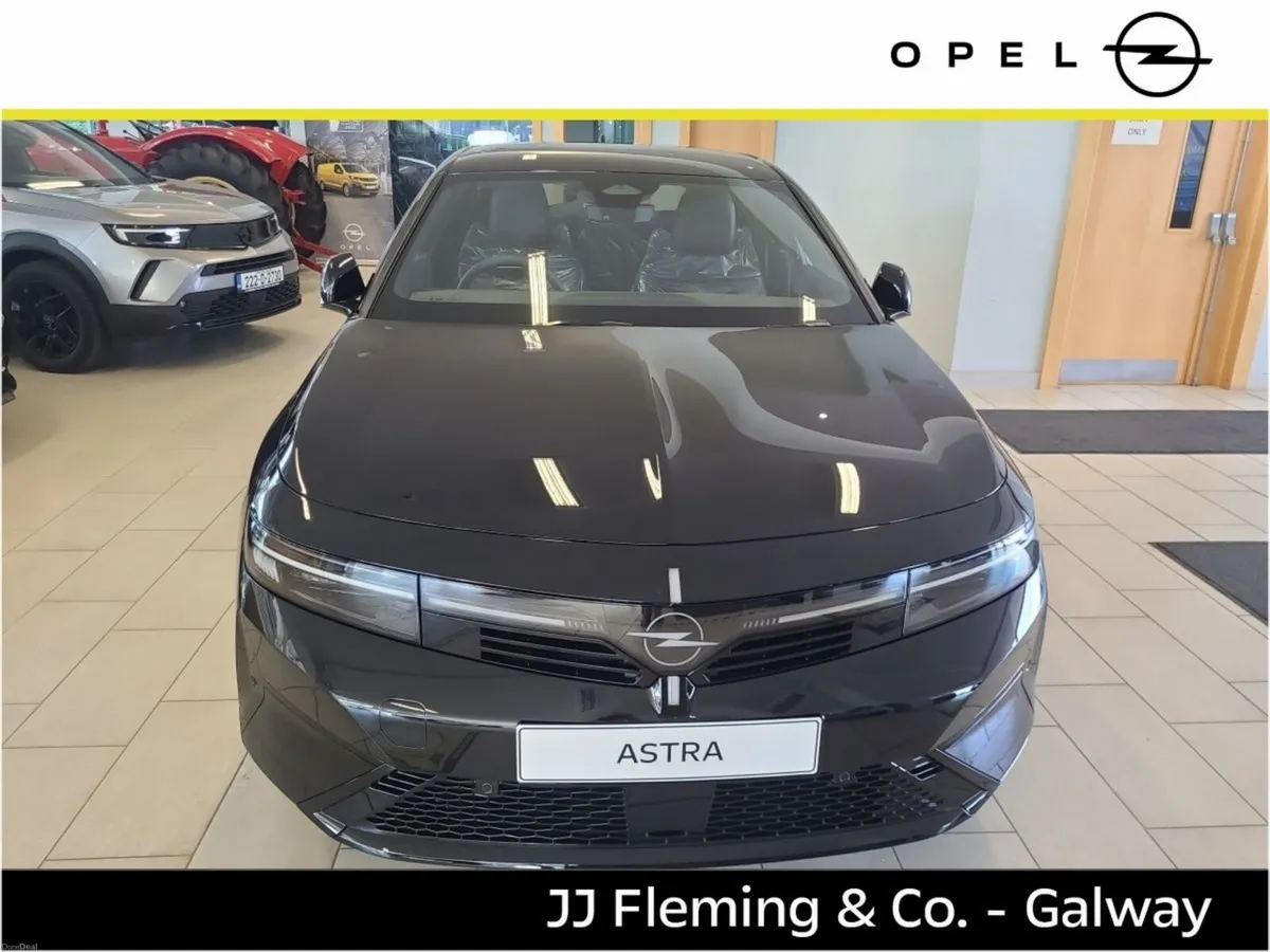 Opel Astra GS 1.5 Diesel Automatic - Image 2