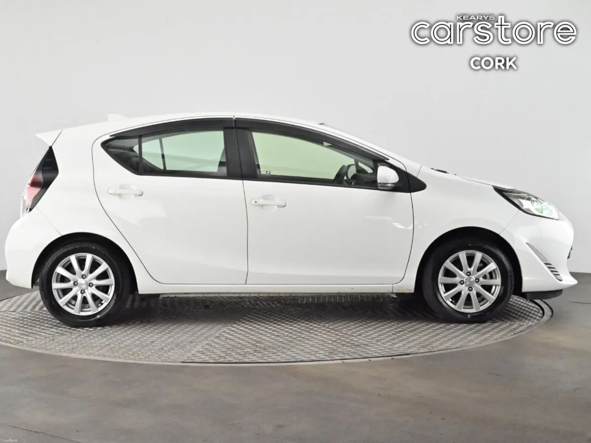 Toyota Aqua 1.5 Hybrid - Image 2