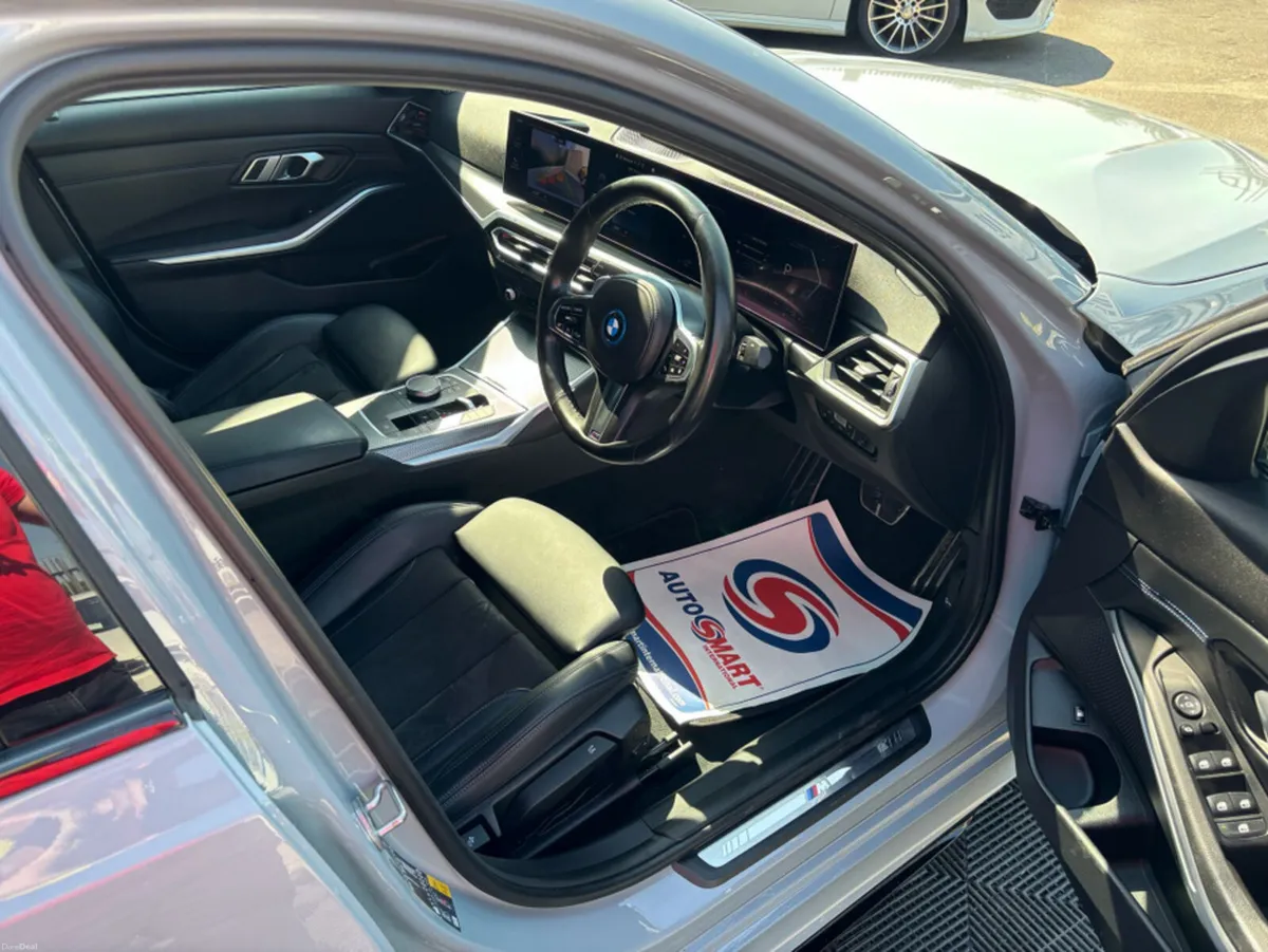 BMW 3-Series BMW 330e individual M-sport plug in h - Image 4