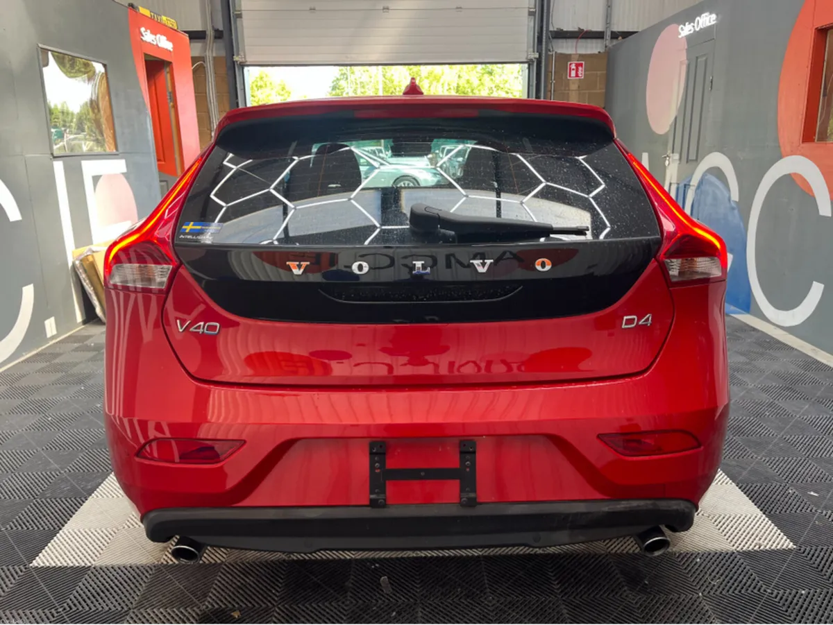 Volvo V40 2017 VOLVO V40 D4 2.0 AUTOMATIC / CRUISE - Image 3