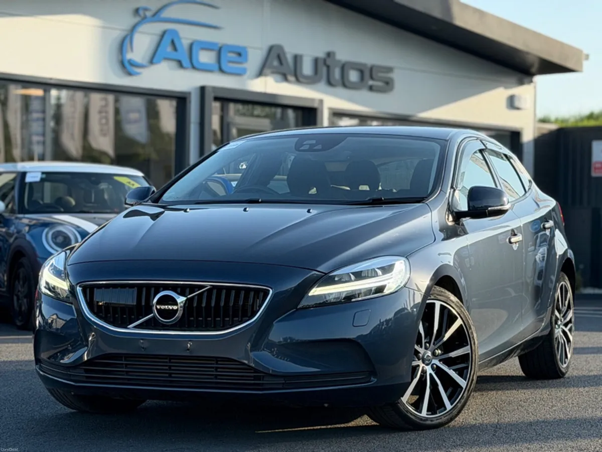 Volvo V40 D4 MOMENTUM - 2.0L DIESEL - AUTO - 12M W - Image 1
