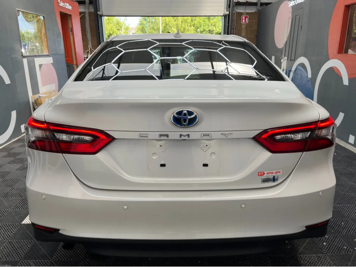 Toyota Camry €34950 2023 TOYOTA CAMRY X 2.5 AUTOMA - Image 3