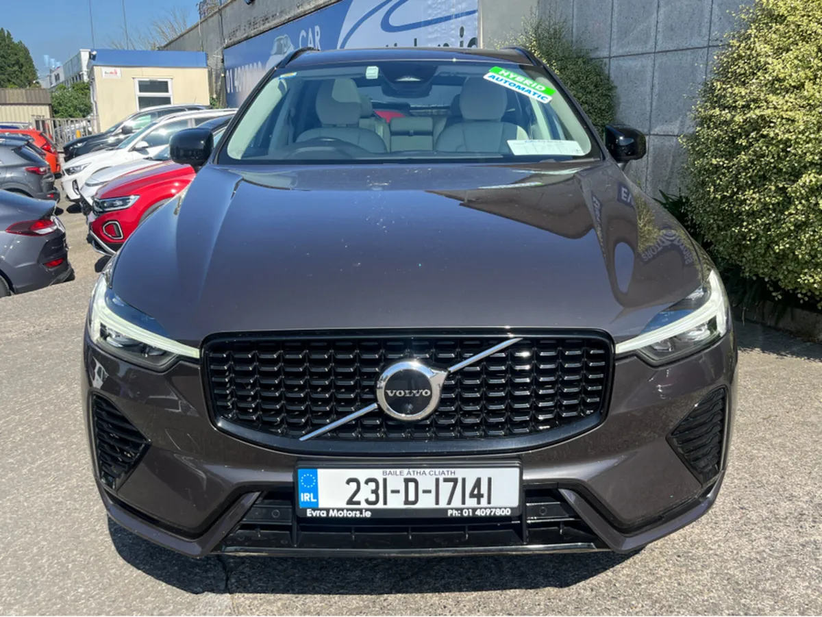 Volvo XC60 T6 PHEV PLUS DARK AWD AUTOMATIC HYBRID - Image 2