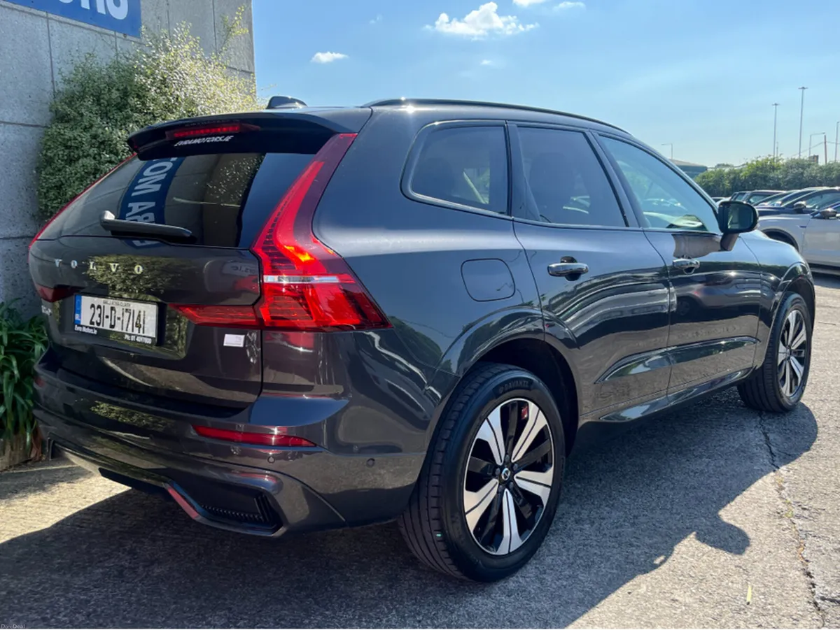Volvo XC60 T6 PHEV PLUS DARK AWD AUTOMATIC HYBRID - Image 4