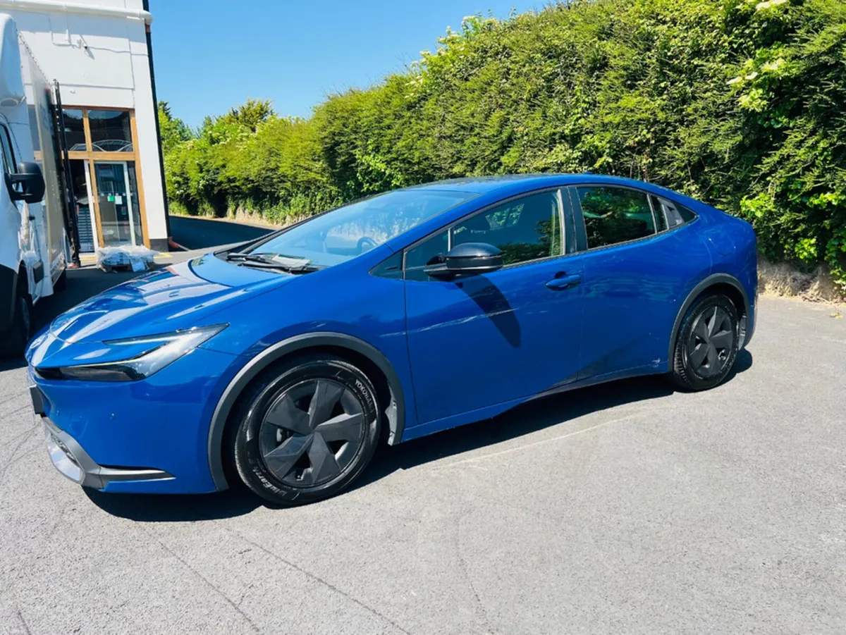 Toyota Prius 1.8 - Image 3