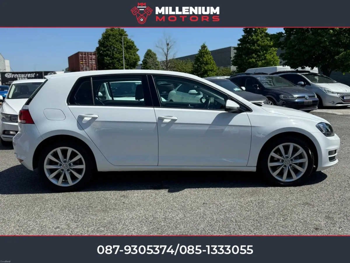 Volkswagen Golf LEATHER SEATS//TOP SPEC//IMMACULAT - Image 2
