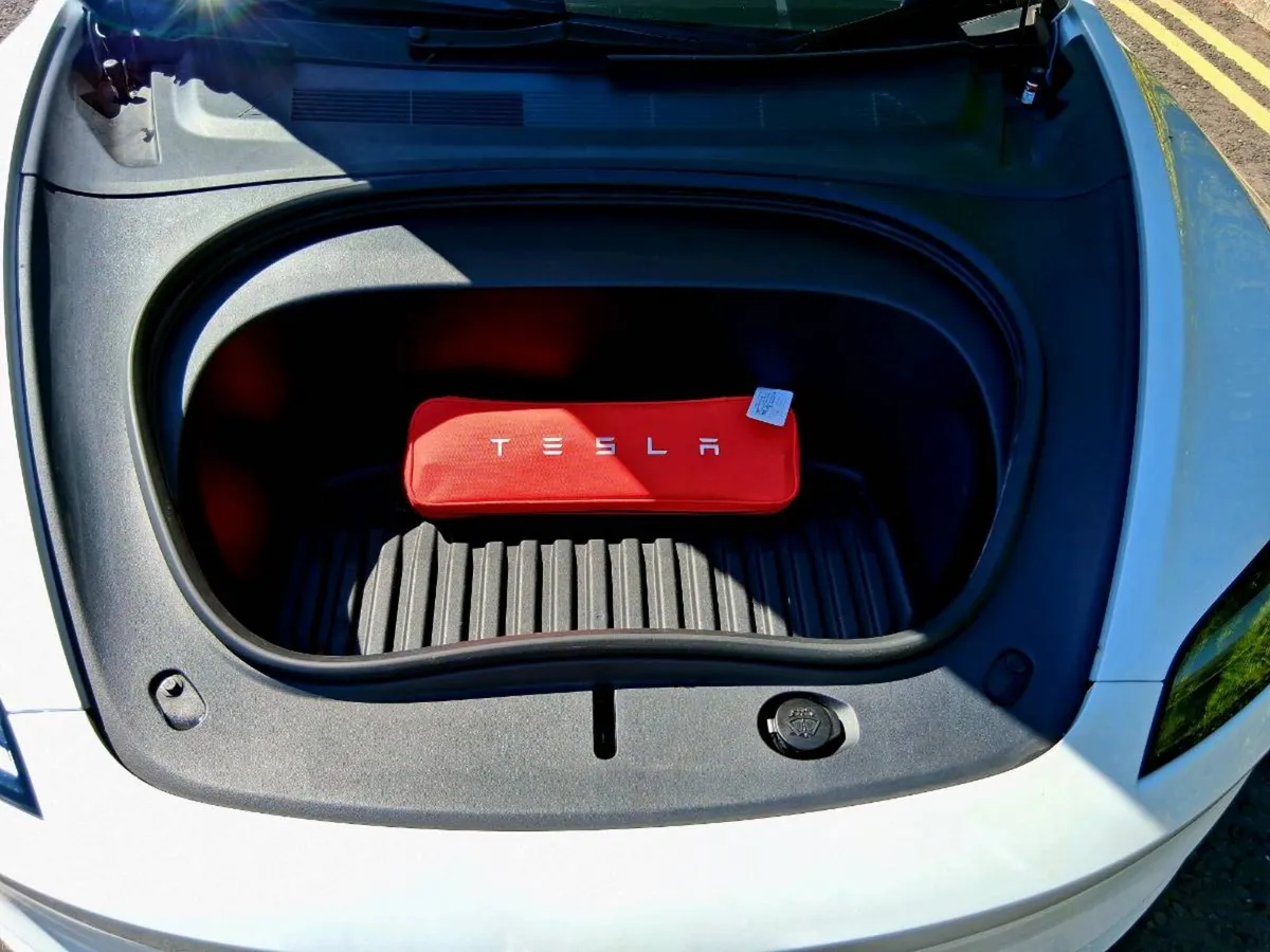 Tesla model 3 RWD (242) - Image 4