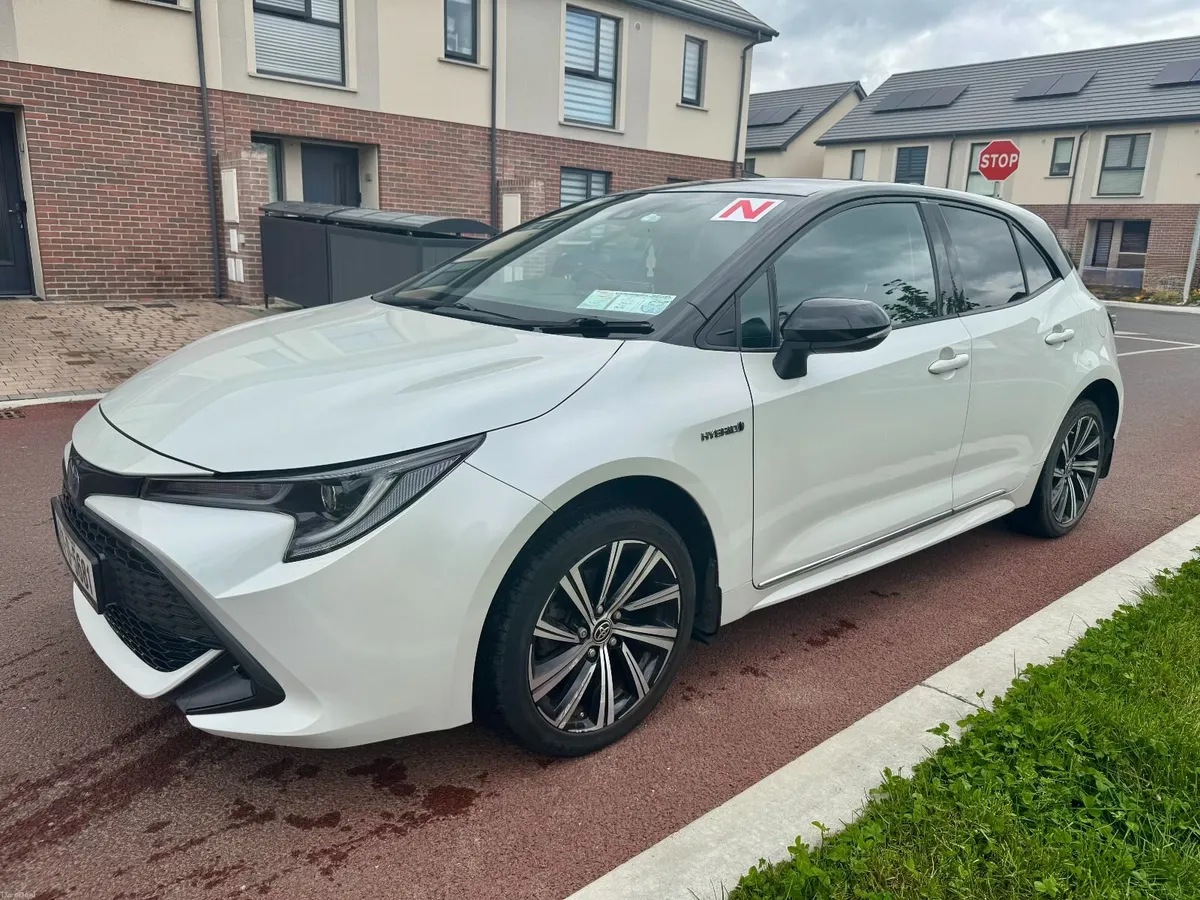 Toyota Corolla Luna Sport 1.8 Hybrid Auto - Image 3