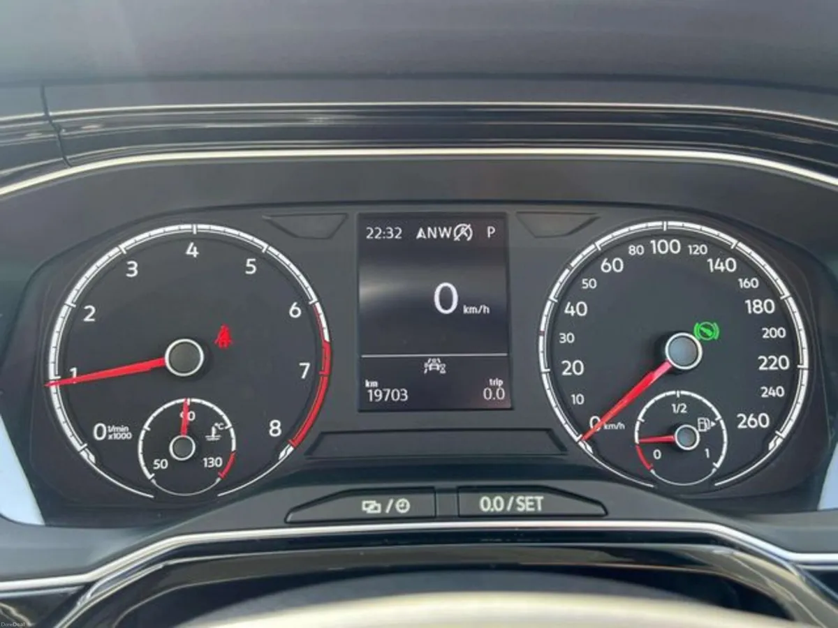 Volkswagen Polo 1.0 TSI HIGH LINE Automatic, Rever - Image 4