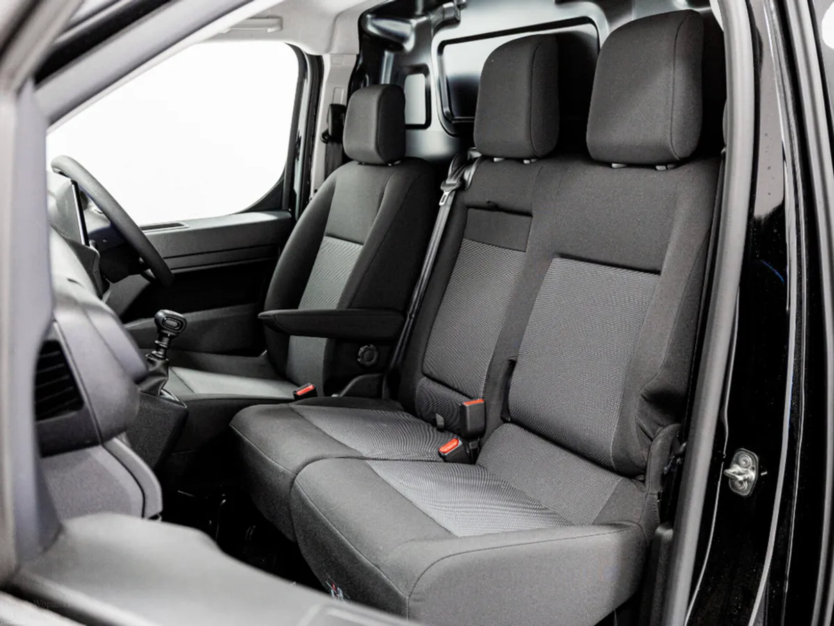 Peugeot Expert Pro Premium 1.5 Diesel 120HP - LWB - Image 4