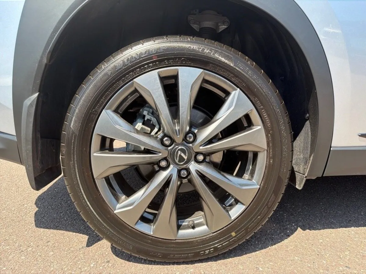 Lexus UX UX300H F SPORT DESIGN - Image 5