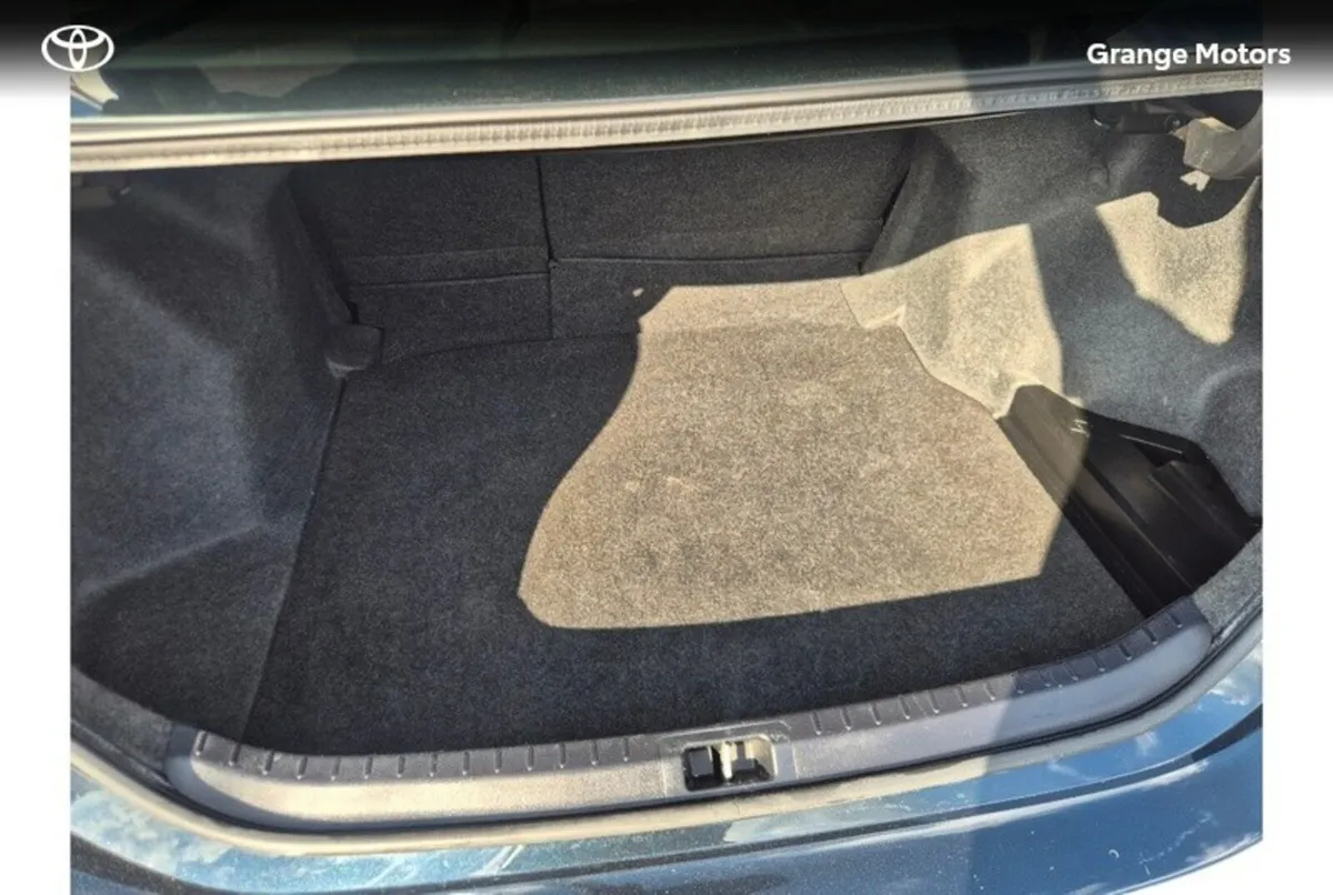 Toyota Corolla 1.4D4D AURA SAL - Image 6