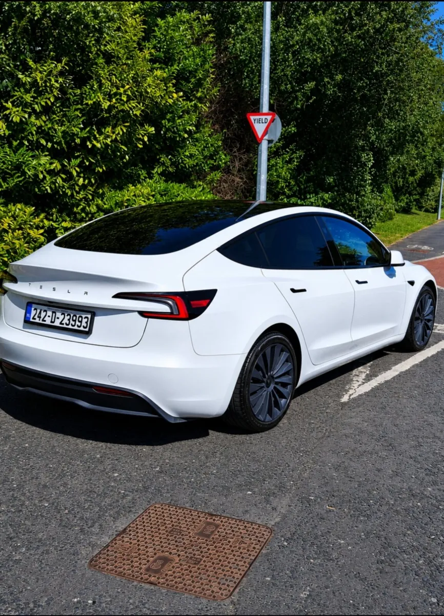 Tesla model 3 RWD (242) - Image 2