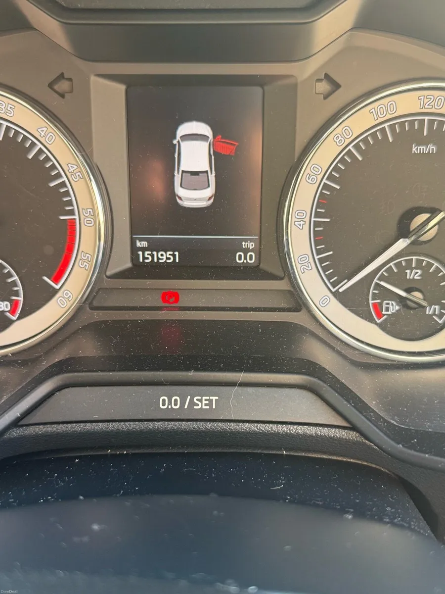 2019 Skoda Octavia Style 1.6 TDI *WINTER PACK* - Image 6