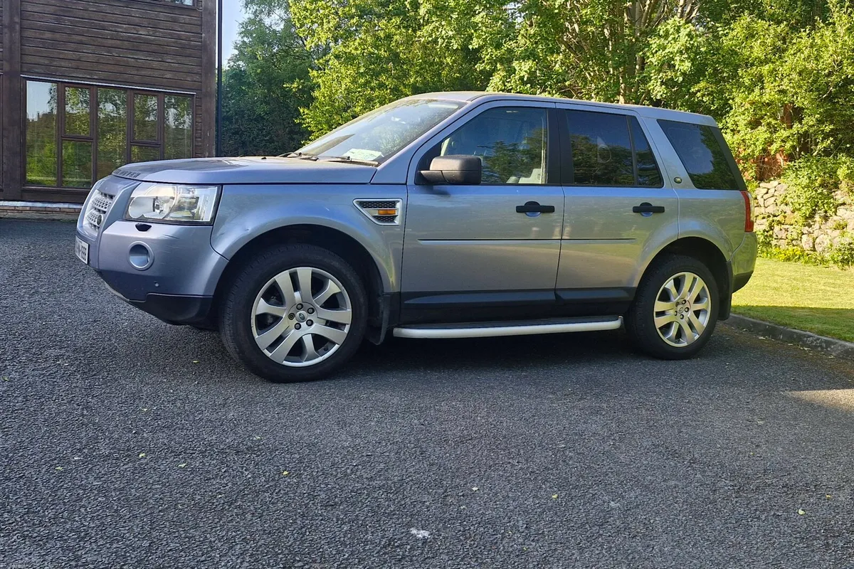 Land Rover Freelander 2008 - Image 1
