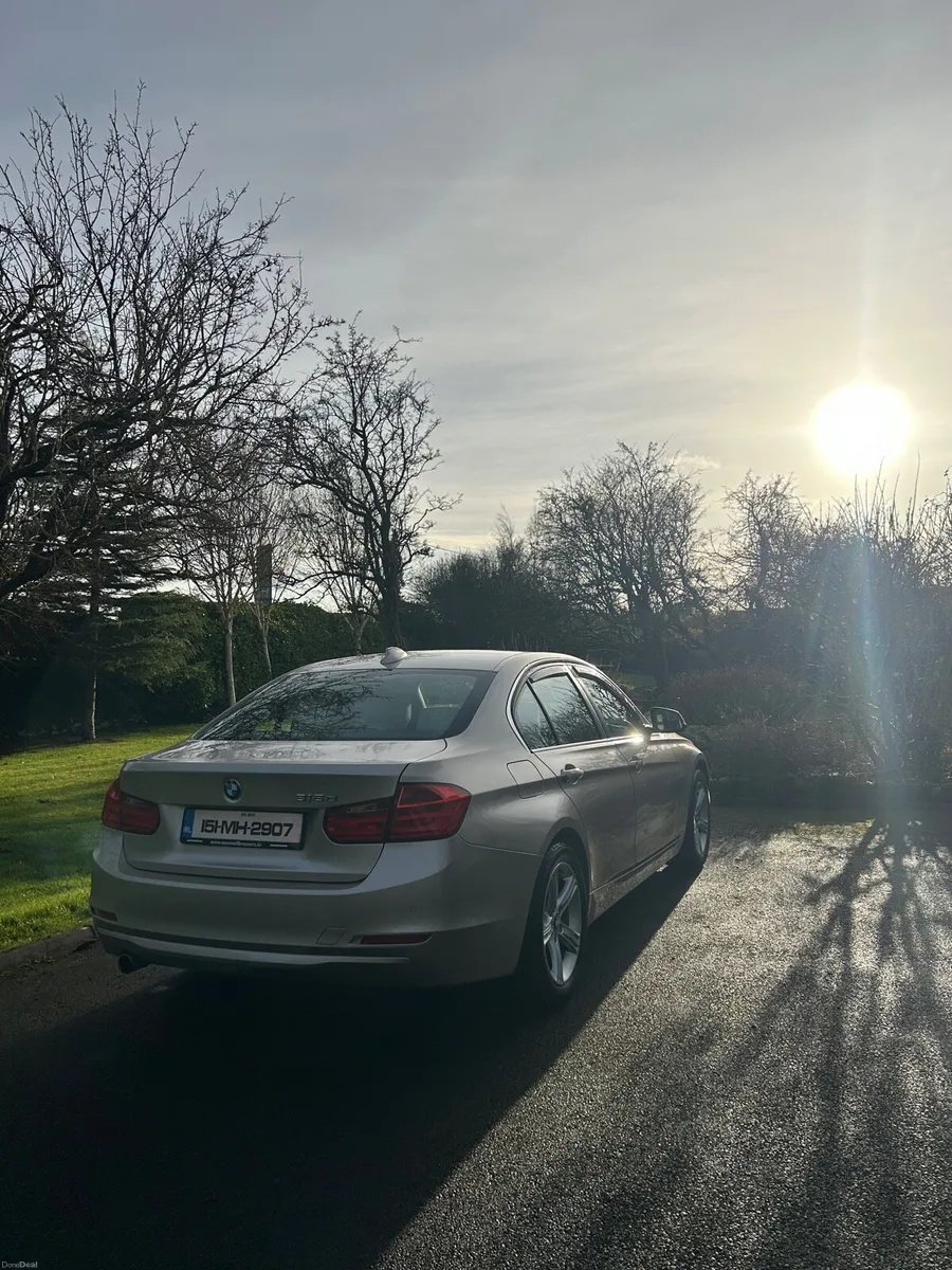 2015 BMW 3 Series 318d Saloon - Image 5