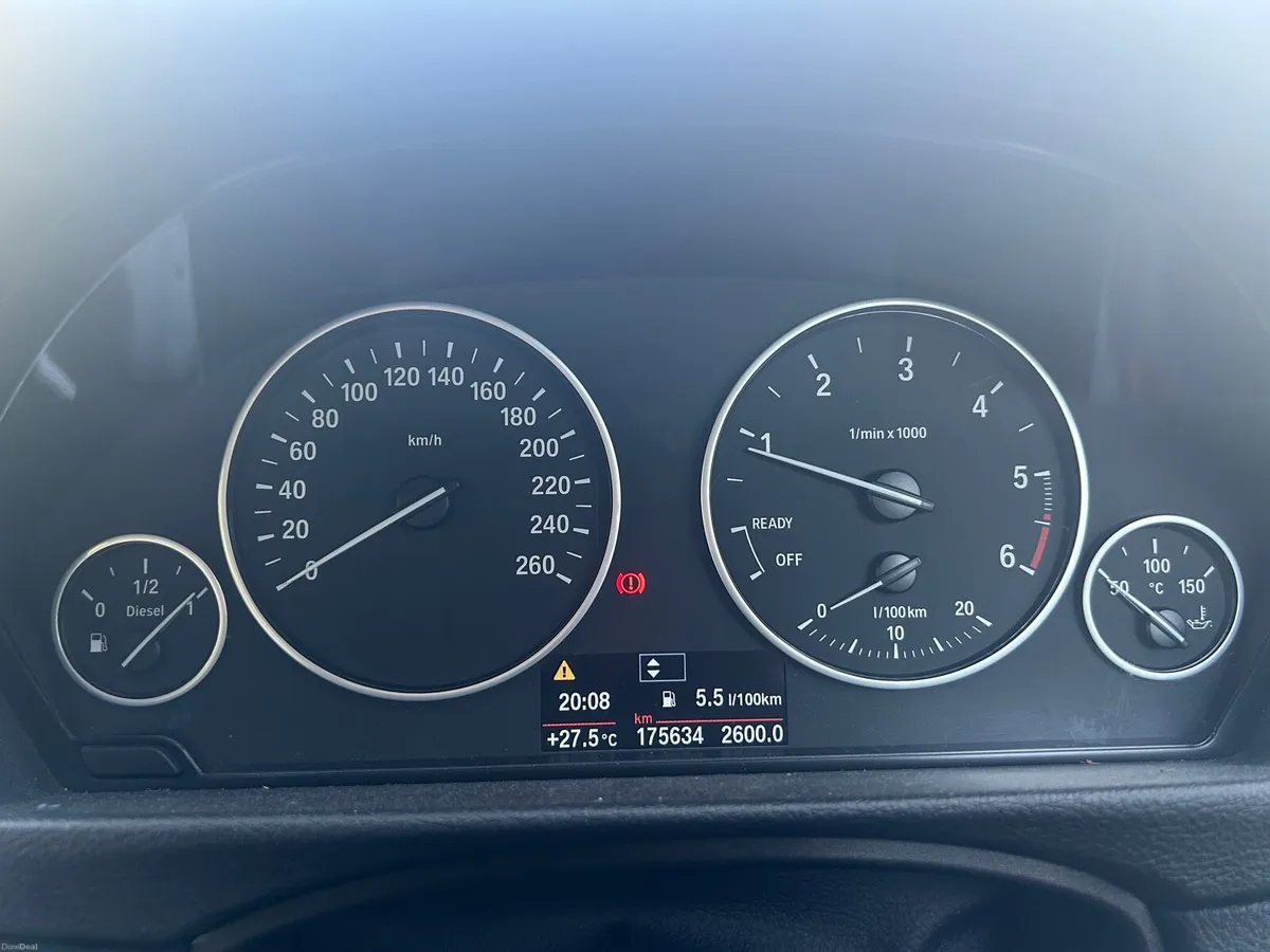 2015 BMW 3 Series 318d Saloon - Image 6