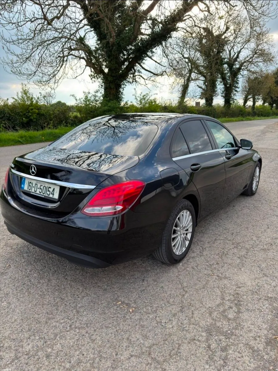 Automatic 2016 Mercedes c220 - Image 3