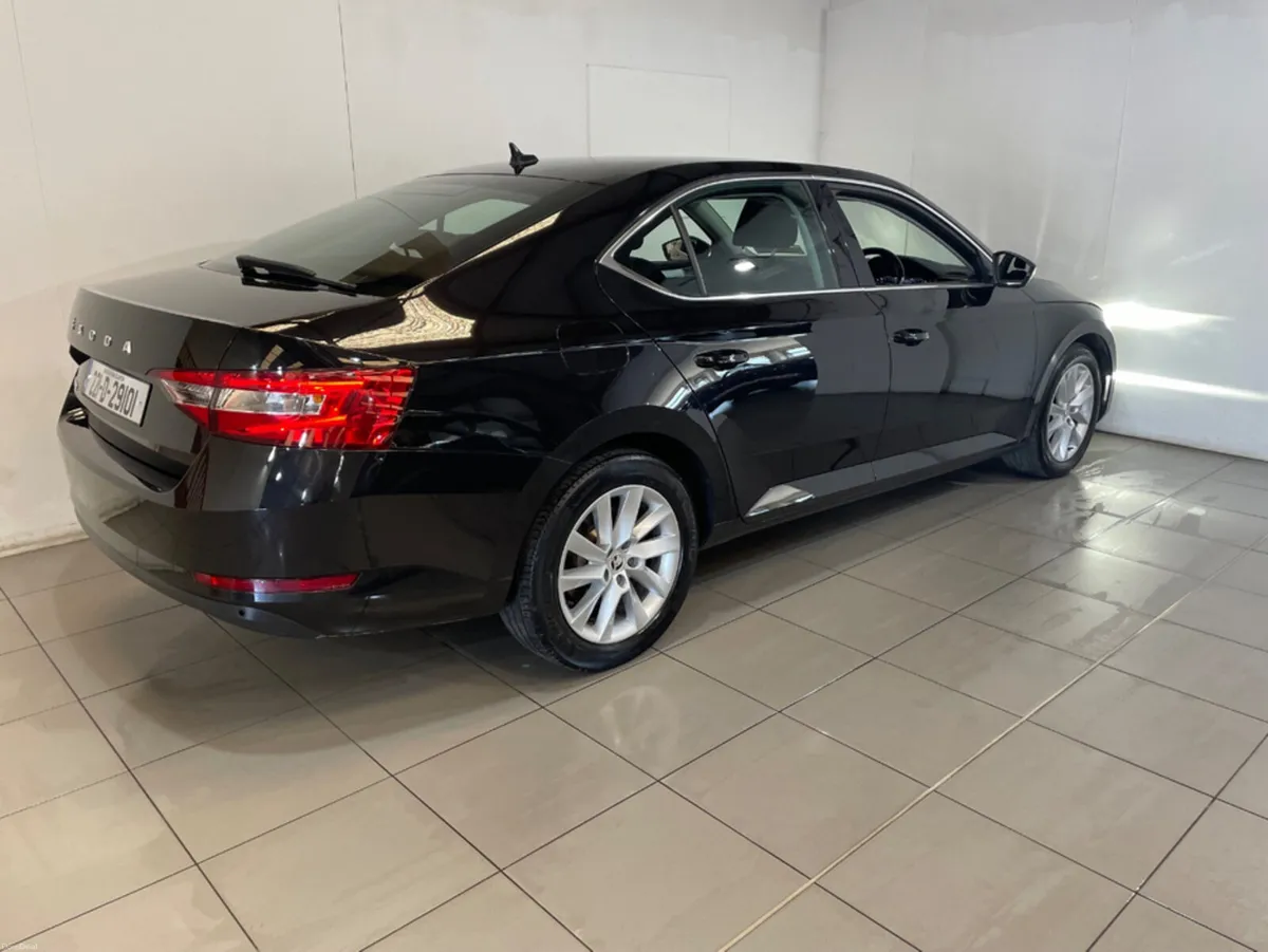 Skoda Superb AMBITION 2.0 TDI 150HP 5DR - Image 4