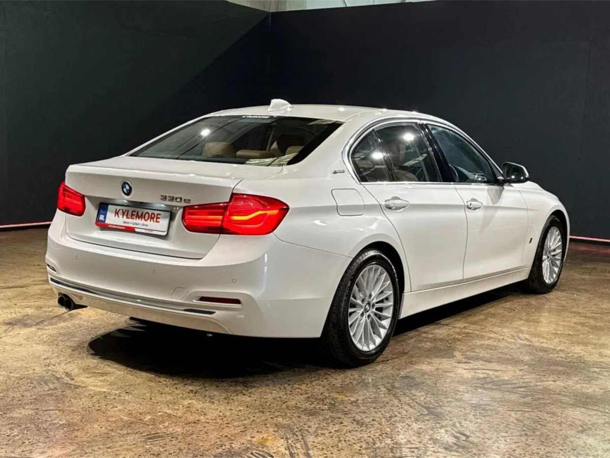 BMW 3-Series 330E 2.0 AUTOMATIC HYBRID - - Image 4