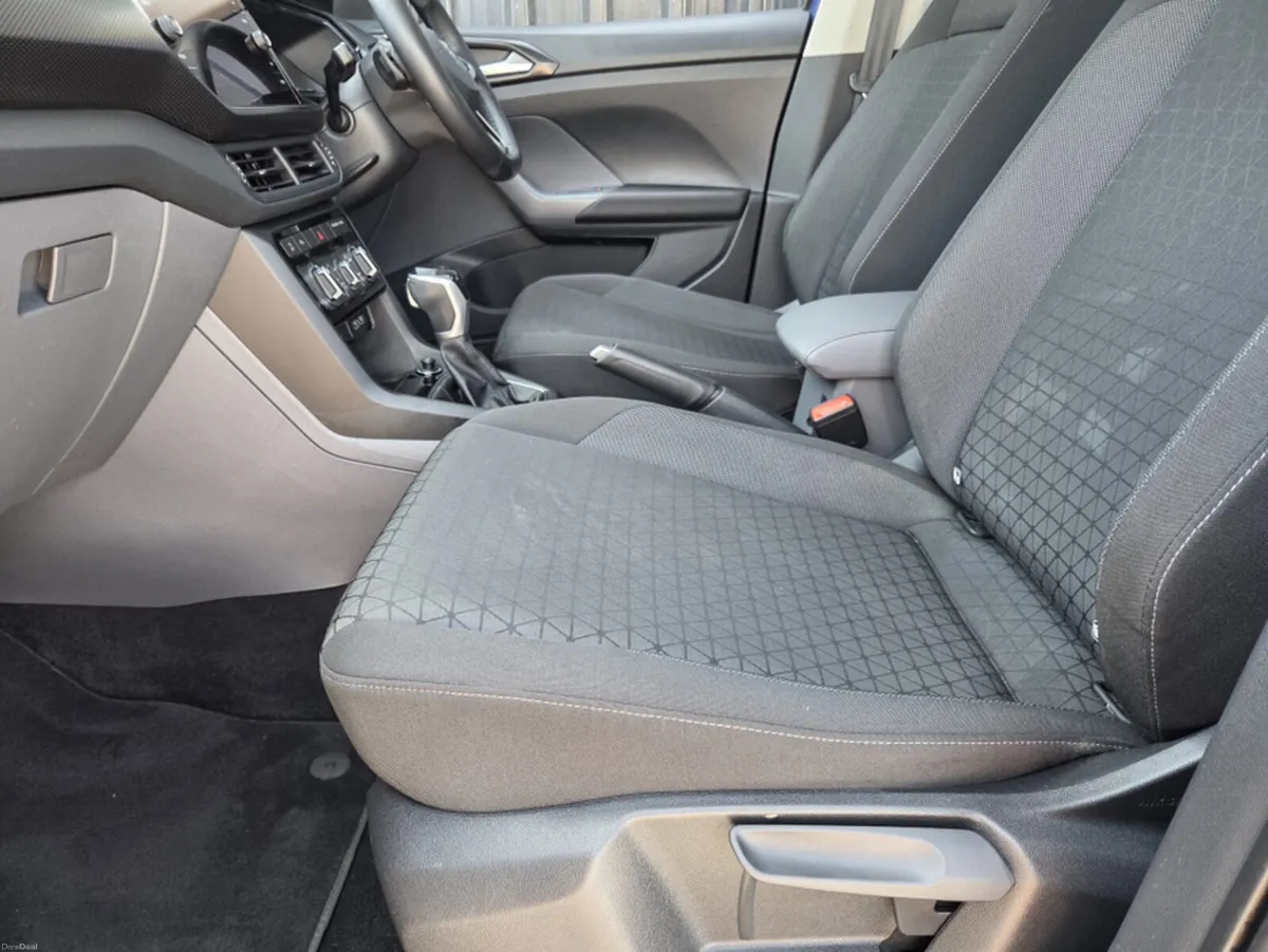 Volkswagen T-Cross SE TSI AUTOMATIC - Image 6