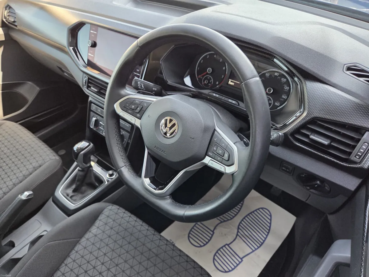 Volkswagen T-Cross SE TSI S-A DSG - Image 2