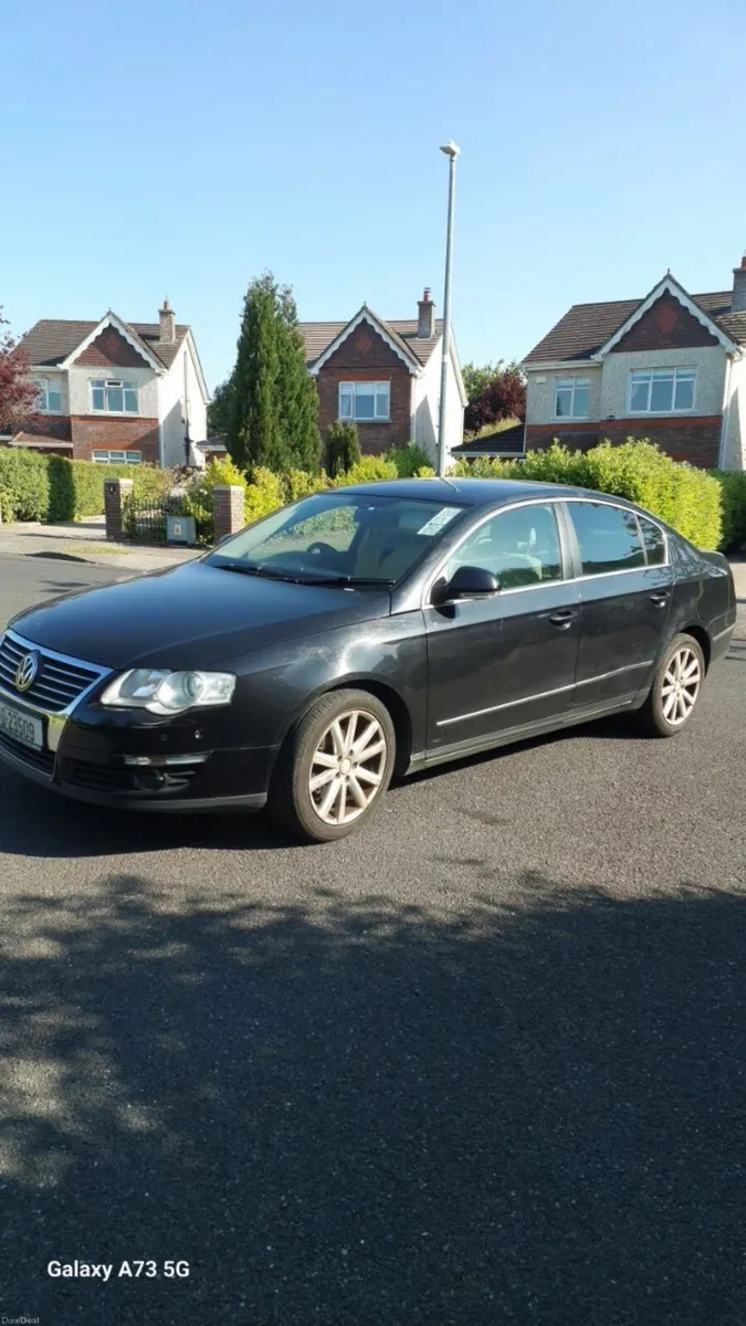 Volkswagen Passat 2010 - Image 1