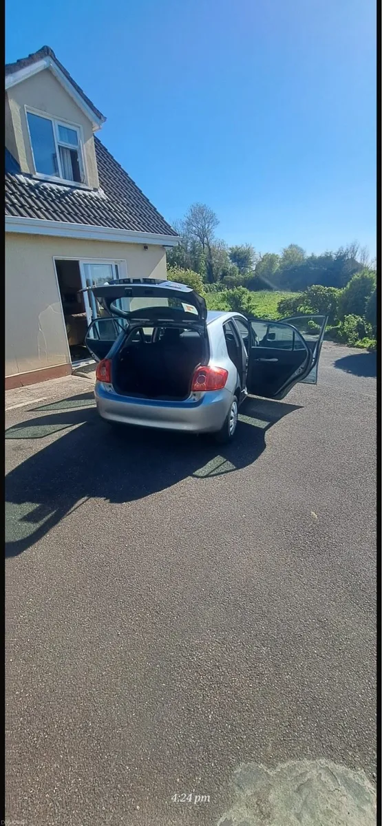 2009 Toyota Auris 1.4 Petrol | Clean & Reliable - Image 2
